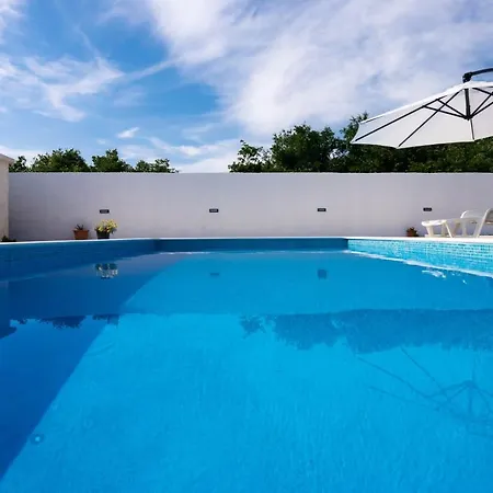 Villa Elo Holiday Home