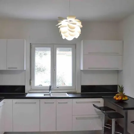Elo Holiday Home *