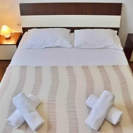 Elo Holiday Home *