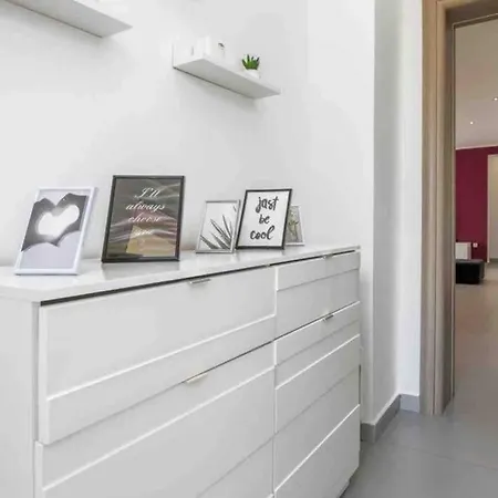 Elo Holiday Home Policnik